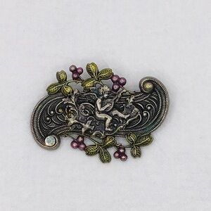 VTG Brooch Plate Cherub Birds Garden Grapes Scroll Antique Gold Tone